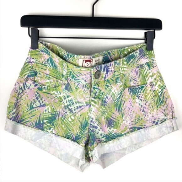 lei Pants - l.e.i. Lowrise Ashley Tropical Pastel Palm Leaf Cuffed Shorts Junior 3/Women S